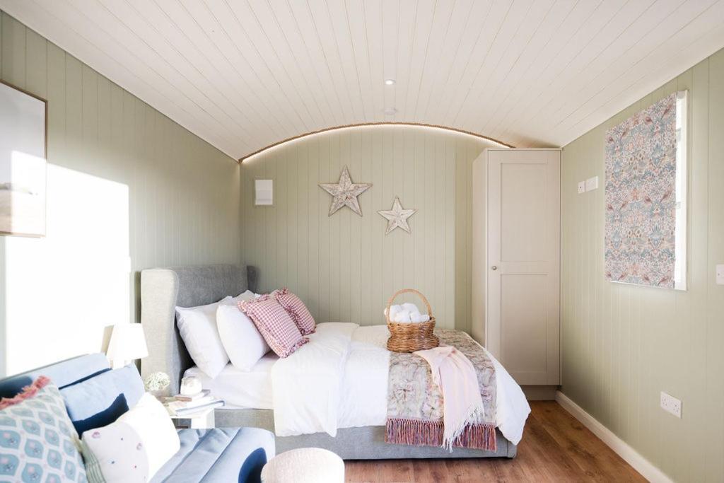 Barfield Shepherds Hut Magherafelt Exterior photo